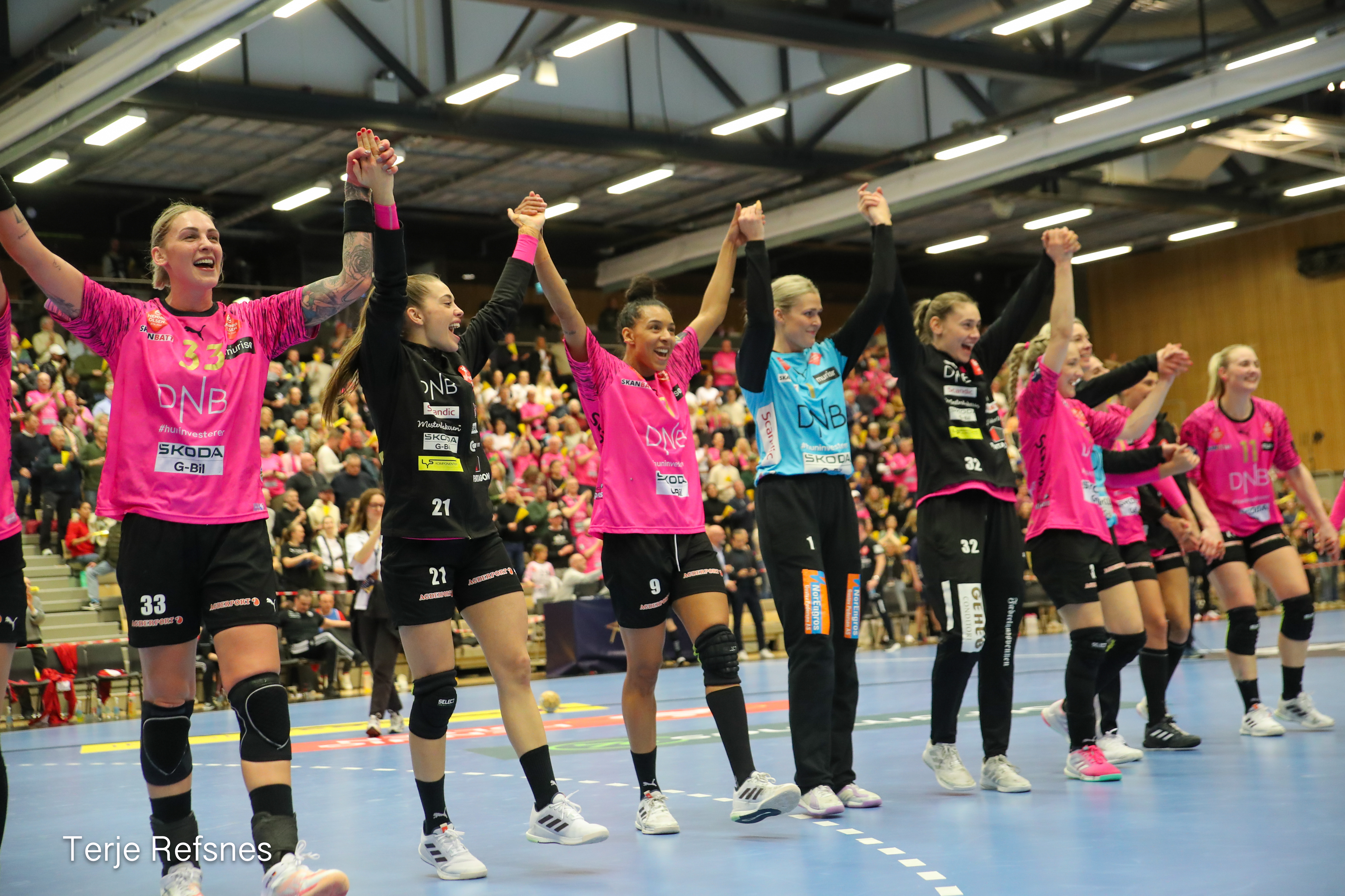 Vipers narrowly edge quarterfinals spot in dramatic draw